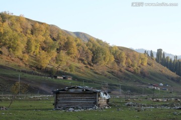 山沟木屋