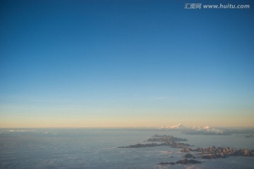 俯瞰贡嘎山云海 日出 暖调