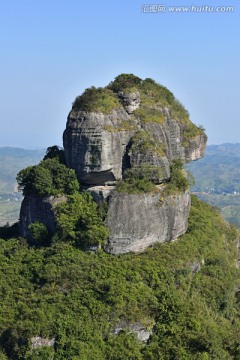 悬崖峭壁