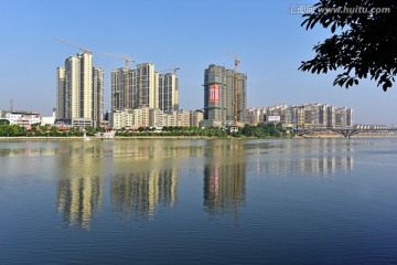 江边建筑 龙川风光