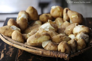 蒸熟的土豆