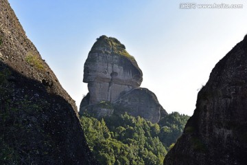 悬崖峭壁 丹霞地貌