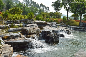 山间溪流