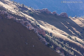 澜沧江上游河谷 山峦起伏