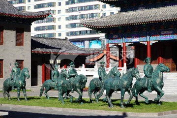 清代官员马队雕塑