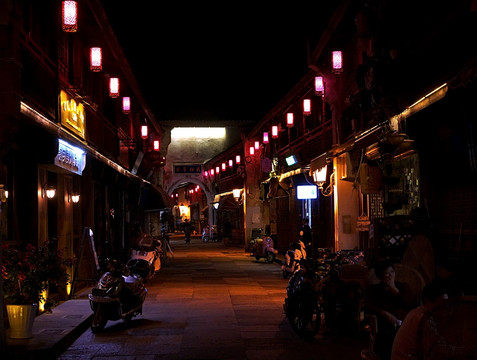 舟山定海古城古街道夜景