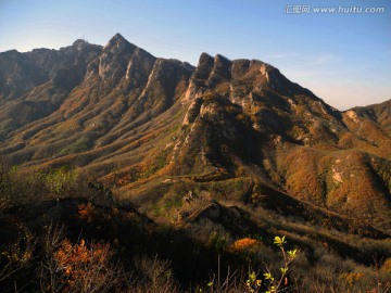 山间古城墙