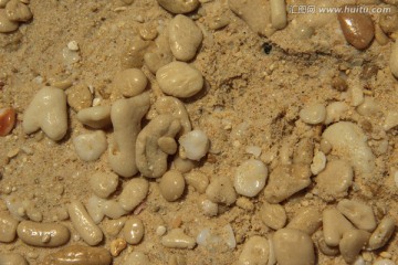 海滩砂石