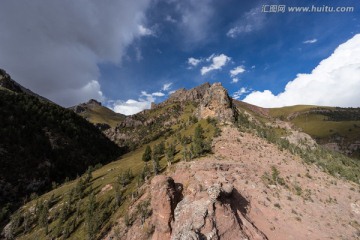 澜沧江上游河谷 山峦起伏