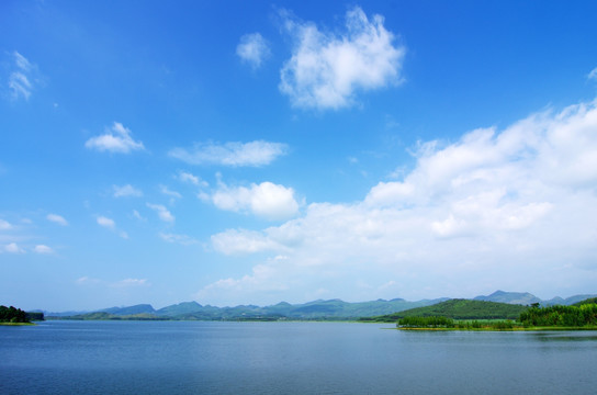 湖泊山水