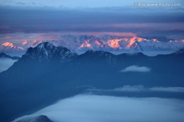 日照金山