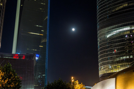 上海中心月圆夜