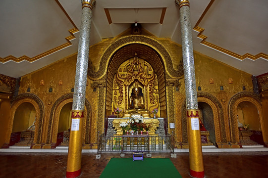 亚达纳曼昂寺 佛像