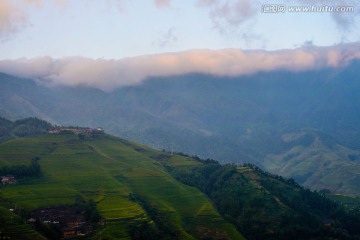 山区暮色