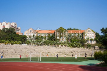 厦门大学操场 学校足球场