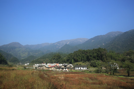 美丽的小山村