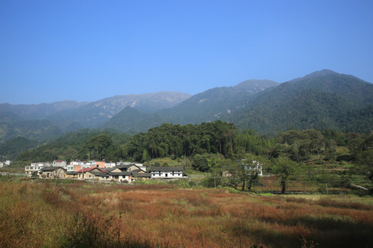 美丽的小山村