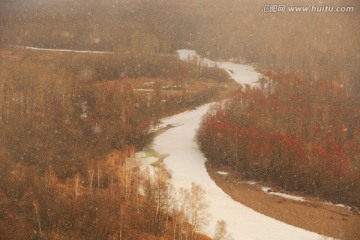 雪漫山林