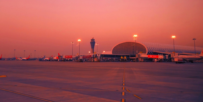 深圳机场T3航站楼夜景