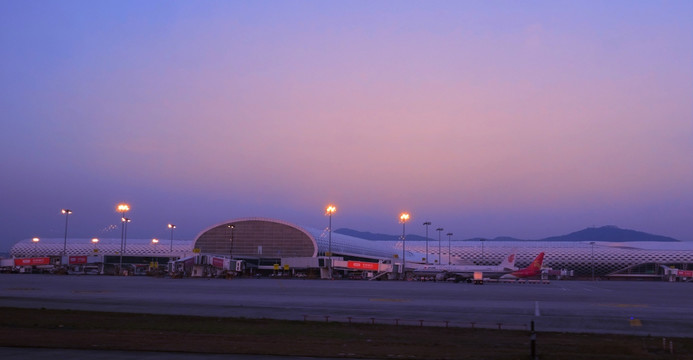 深圳机场航站楼夜景