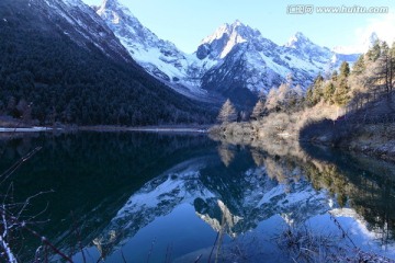 毕棚沟雪山