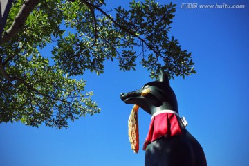 京都伏见稻荷大社狐狸雕像