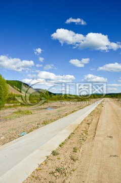 砂石路天空