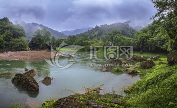 石台怪石潭风光