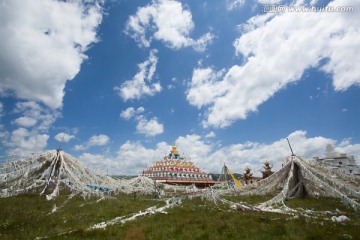 川西瓦切塔林经幡群