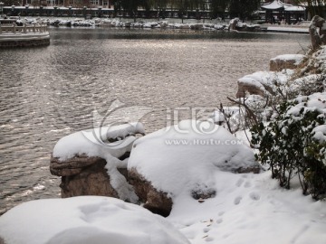 积雪 湖面