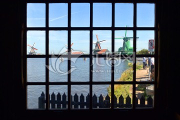 窗外的荷兰风车
