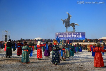 雪地上的舞蹈表演