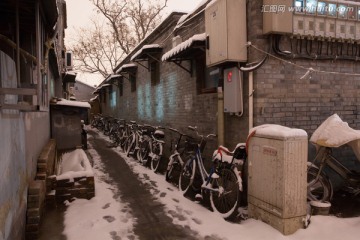 雪夜中的北京胡同