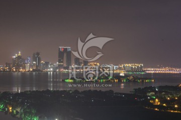 苏州东方之门夜景