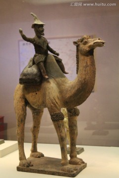 胡人骑骆驼陶俑