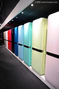 彩色电冰箱