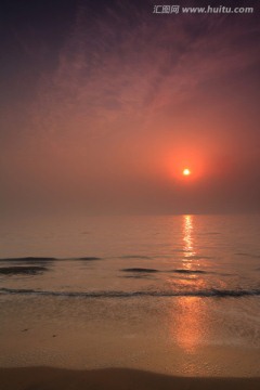 海上日出