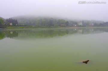 烟雨时节 湖泊