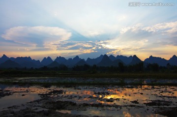 夕阳 晚霞 有噪点