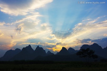 夕阳 晚霞 有噪点