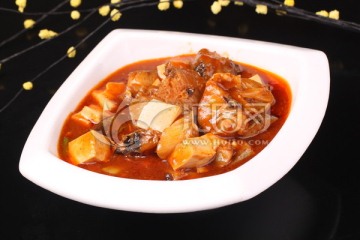 雪魚(yú)燉豆腐