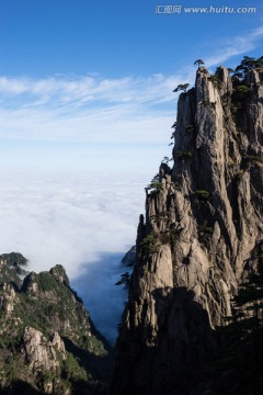 黄山 蓝天白云 竖片