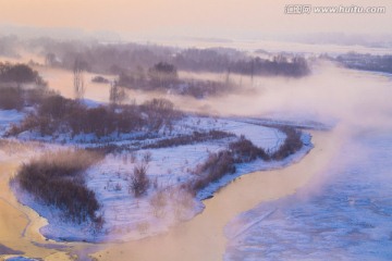 河流 碎雾