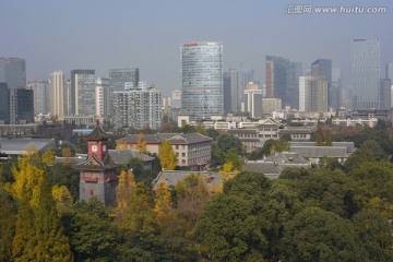 四川大学华西坝钟楼秋色