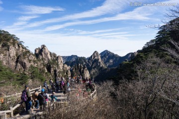 黄山观景台 梦笔生花 游人游客