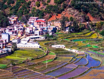 山脚村庄