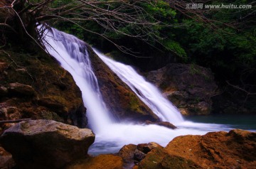 瀑布 流水生财