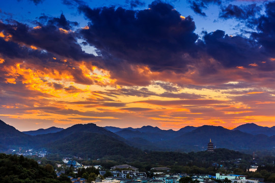 城市晚霞