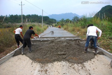 人工修水泥路