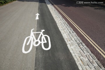 街上自行车停车标志